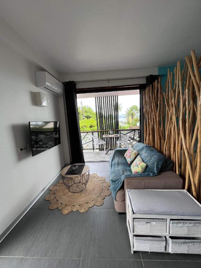 2 Accomodations -Studio Du Manoir -Le Manoir Пунауиа Екстериор снимка