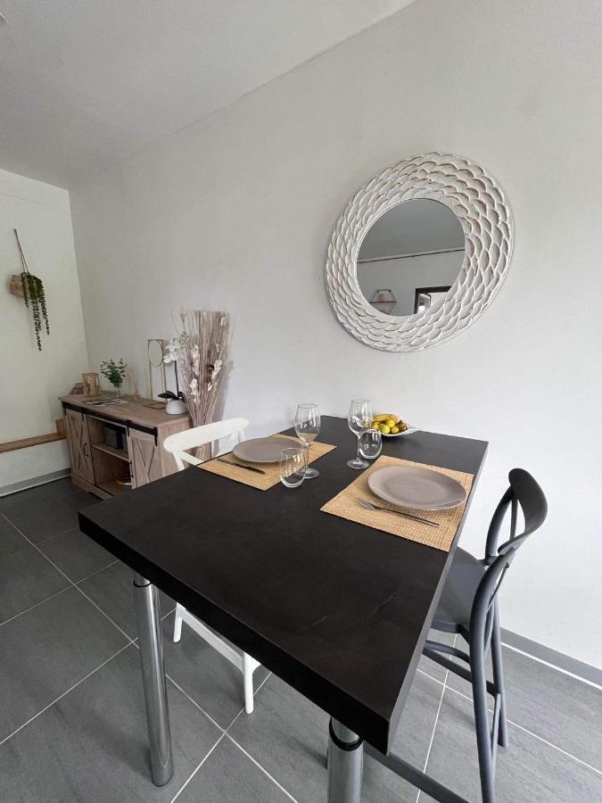 2 Accomodations -Studio Du Manoir -Le Manoir Пунауиа Екстериор снимка